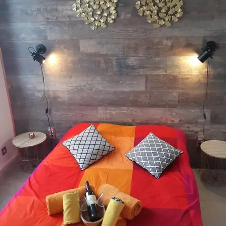 P&p Nimes-centre Bed and breakfast