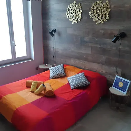 P&p Nimes-centre Oda ve Kahvaltı