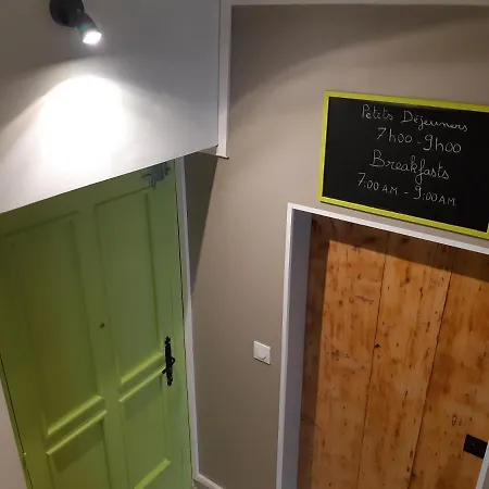 Couette-café P&p Nîmes-centre 3*