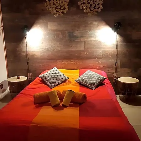 P&p Nimes-centre Bed & Breakfast