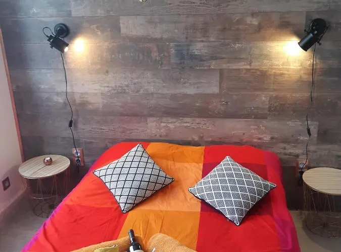 P&p Nimes-centre Bed and breakfast